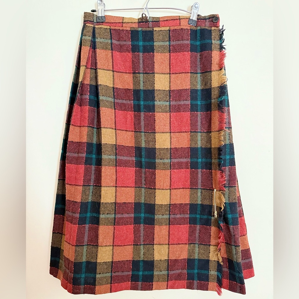 💥SOLD💥70s Vintage Orange and Brown Plaid Wool Kilt